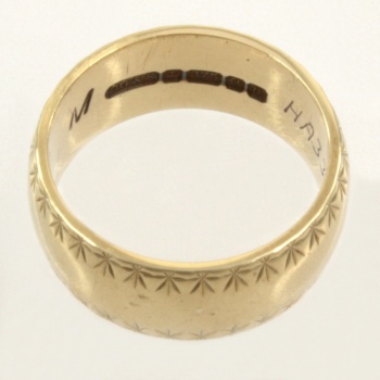 9ct gold Wedding Ring size M½